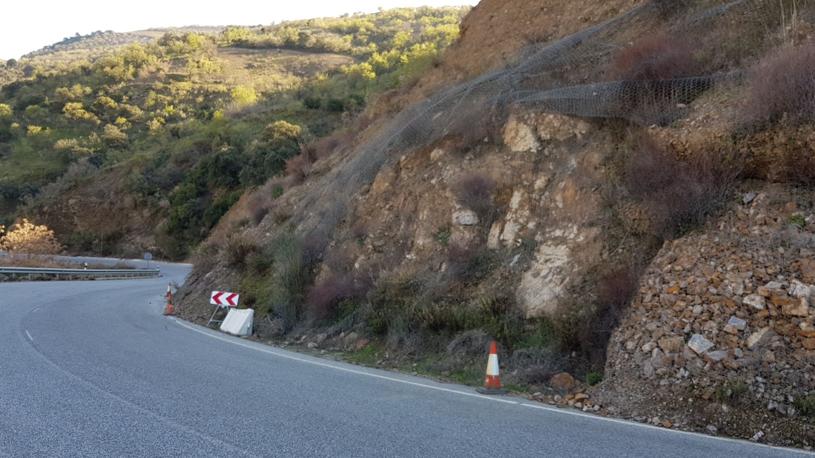 Así han estado en los últimos días algunas de las carreteras de la provincia