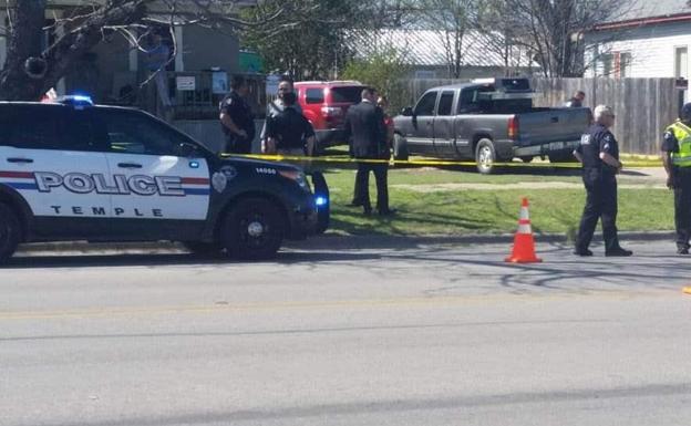 Un niño de 4 años dispara a su hermano de 7 meses