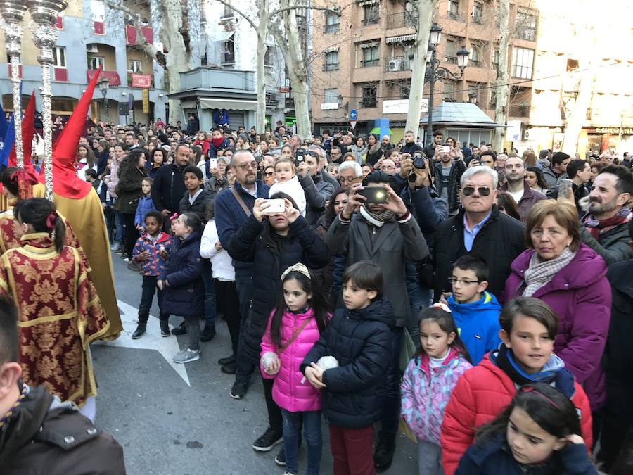 El Cristo del Zaidín luce por las calles del barrio