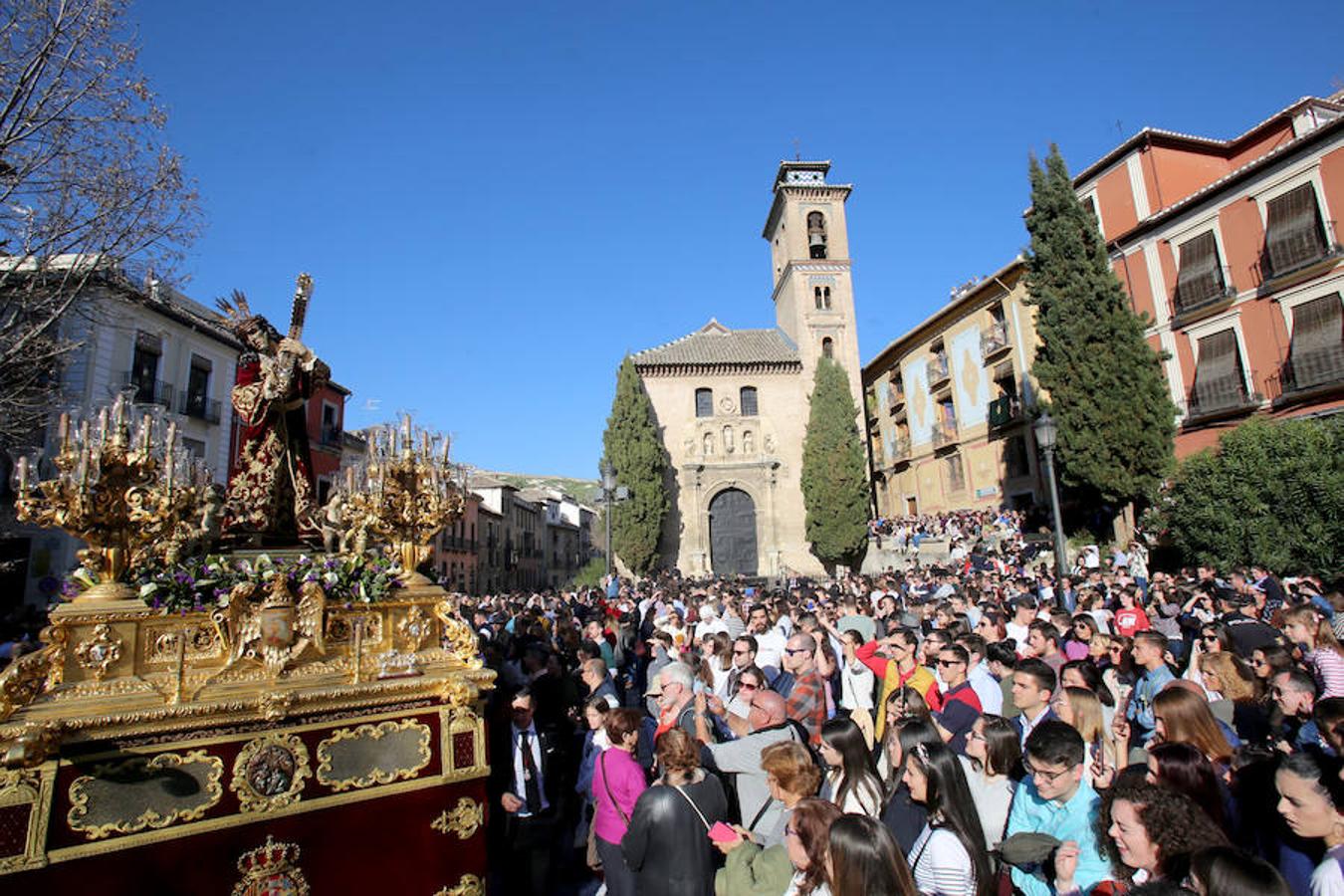 Via Crucis procesiona desde el Albaicín