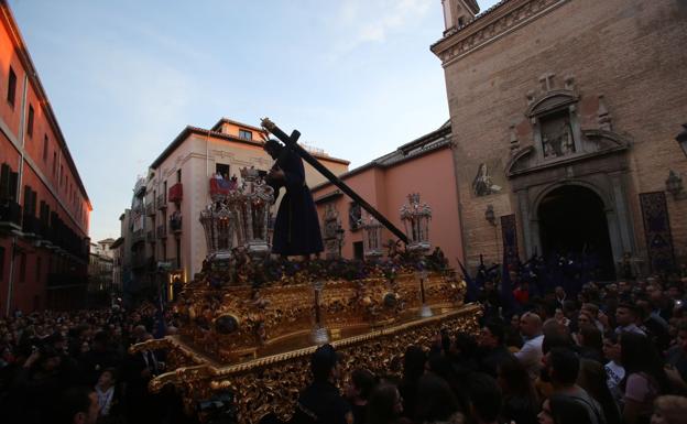 Todos los vídeos de las cofradías del Miércoles Santo en Granada