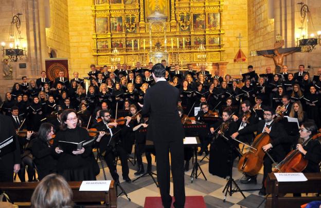 El Miserere de Federico Ramírez inunda de música sacra la basílica de Santa María