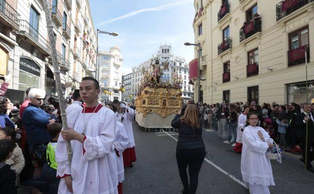 Resurrección y Triunfo cierra la Semana Santa de Granada