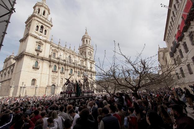 Una Semana Santa «muy positiva» y «al alza» pese al frío y la lluvia