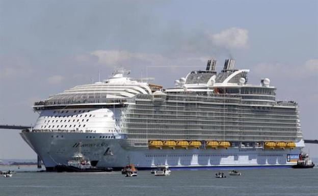 Aviso de "hombre al agua" tras caer desde un crucero que navegaba cerca de Cartagena