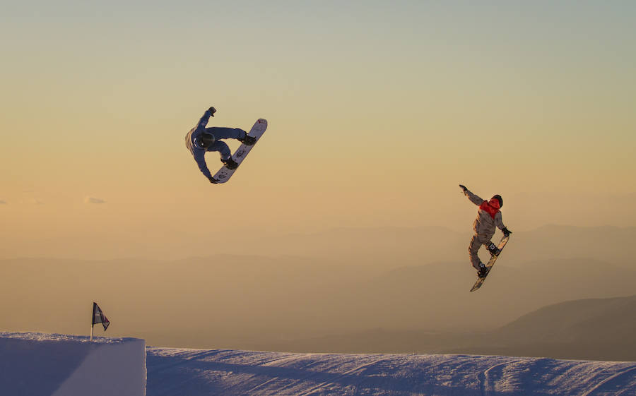 La belleza de Sierra Nevada, la elegancia del esquí y el snowboard