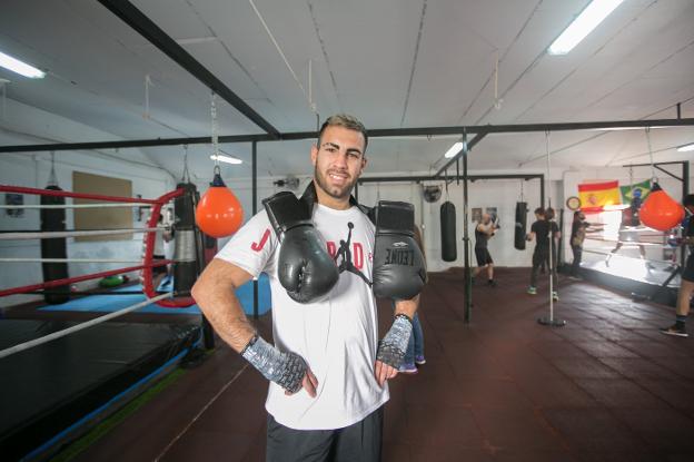 De la cárcel a triunfar en el ring: la historia de superación de un boxeador granadino