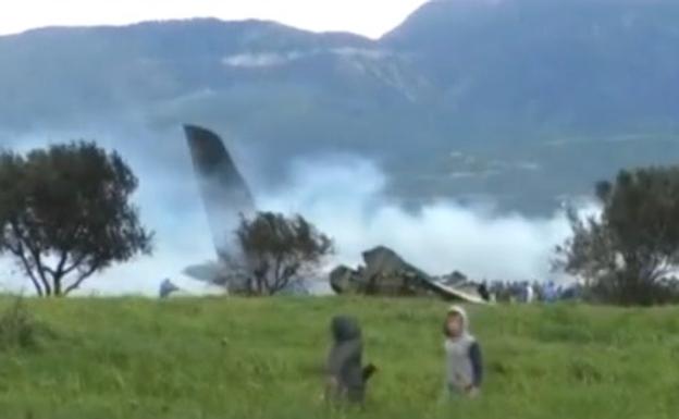 Tragedia aérea: al menos 257 muertos tras estrellarse un avión militar