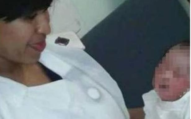 La 'bebé milagro': sobrevive a una alcantarilla llena de hormigas rojas