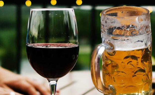 Los médicos alertan de los vasos de cerveza y vino que te acortan la vida