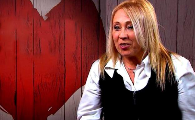 El sorpendente comentario de una comensal de 'First Dates' sobre su marido muerto