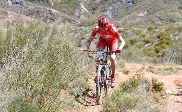 El lanjaronense Manuel Lozano Chávez gana el IV Desafío BTB Cádiar 'Muro de las Nieves'