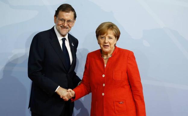 Dastis disipa las dudas y califica de «excelentes» las relaciones entre España y Alemania