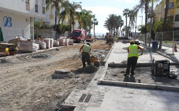 Se cae en una calle de Almuñécar y le niegan una indemnización por presentar «signos de embriaguez»