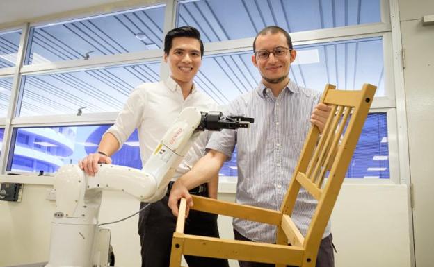 Los robots pueden con todo: ya montan una silla de Ikea