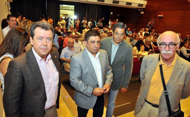 Ferraz suspende de militancia al alcalde socialista de Linares