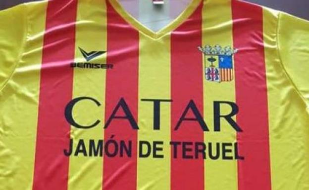 Expulsan de Alimentaria a 3 personas con camisetas con la bandera de Aragón y el lema 'Catar jamón de Teruel'