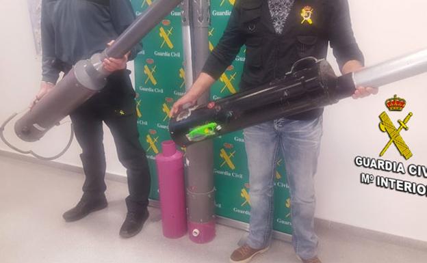Detenido por crear bazocas 'lanzapatatas' para venderlos online