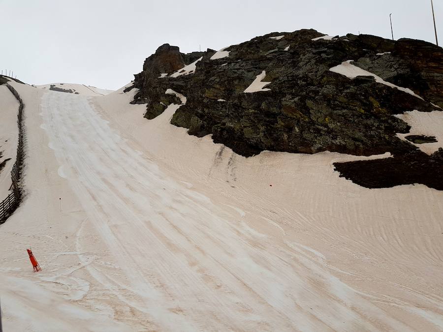 La arena del Sáhara se posa en Sierra Nevada