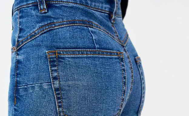 Mom jeans: Por qué son los pantalones perfectos si tienes pocos glúteos