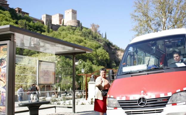 El nuevo sistema de autobuses incluirá dos líneas que funcionarán 'a demanda'