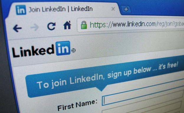 LinkedIn quiere ser el Tinder laboral