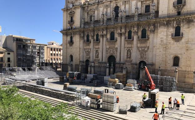El torneo de pádel ante la Catedral de Jaén no deja a nadie indiferente