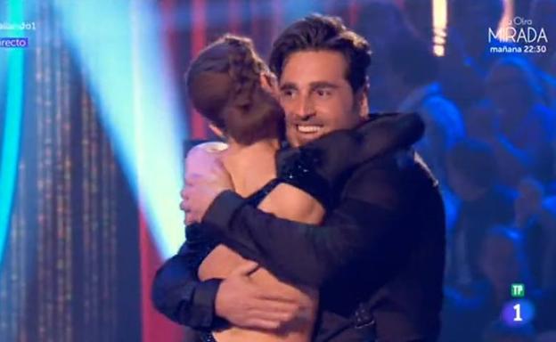 Así fue la «apasionante» actuación de Bustamante con su novia en 'Bailando con las estrellas'