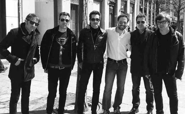 «He intentado hacer el libro que me hubiera gustado leer como seguidor de la música de 091»