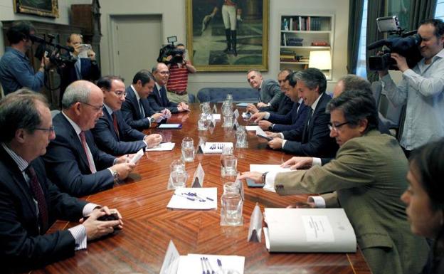 Los empresarios andaluces piden al ministro de Fomento que acelere las pruebas del AVE de Granada