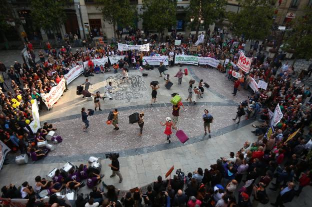 Cuarenta colectivos en defensa de Granada