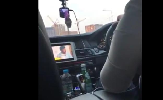 El enorme peligro al volante en un coche de Uber grabado por un pasajero