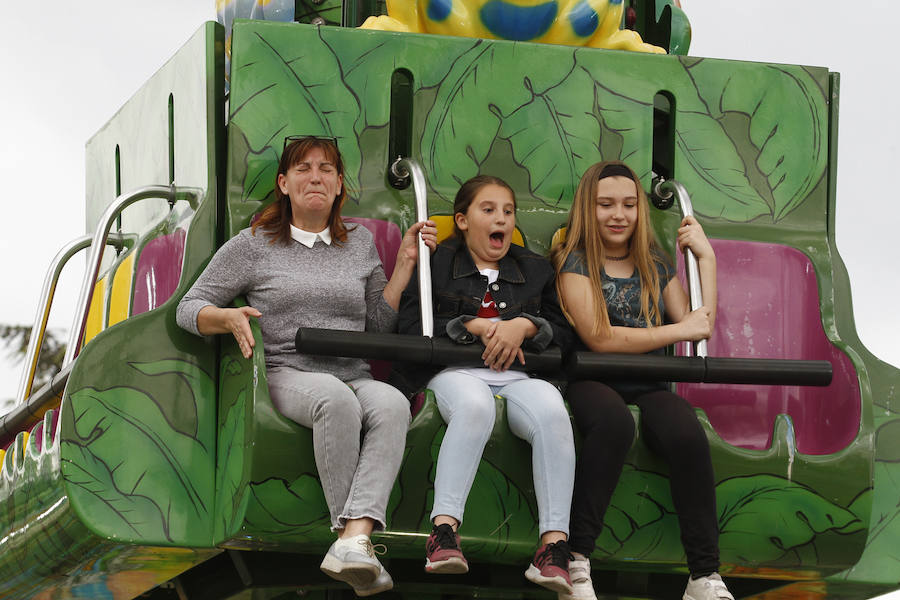 Día grande de los columpios en la Feria del Corpus