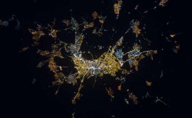 Las mágicas imágenes de Granada de noche vistas desde el espacio