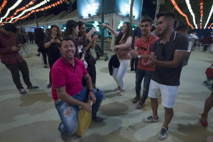 La noche brilla en el día grande del Corpus