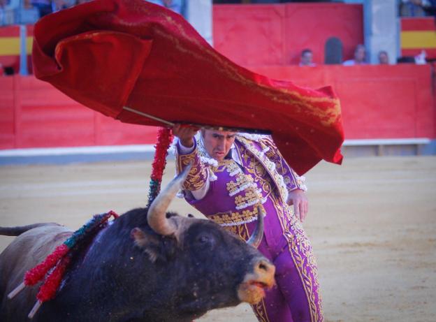 Las chispas de la fallida tarde de traca