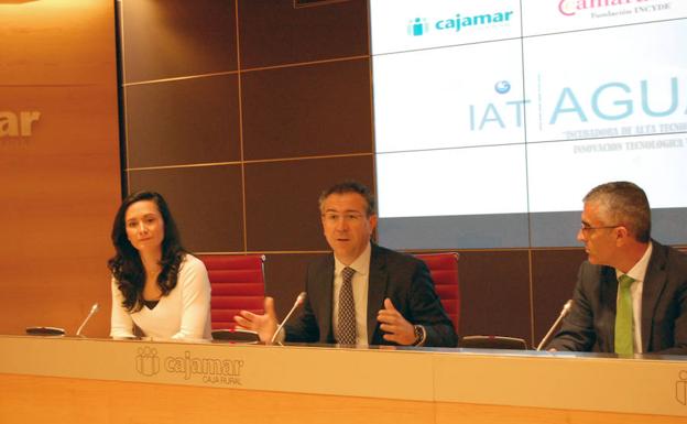 Cajamar creará en Almería un centro de emprendimiento en innovación tecnológica y agua