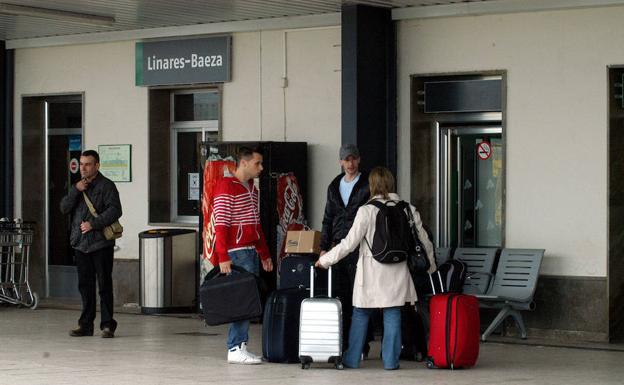Transbordos en el Talgo de Madrid por obras en la vía en Jaén