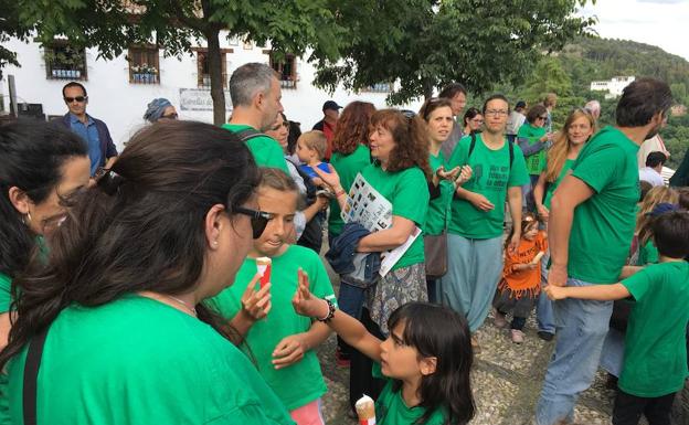 El CEIP Gómez Moreno inicia sus protestas y encierro en el centro