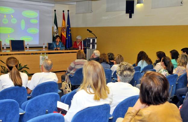 La ONCE hace extensiva su labor durante un encuentro en el Hospital San Agustín