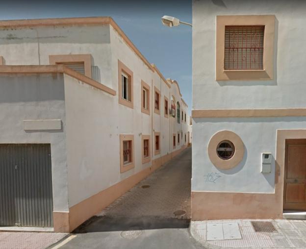 El Consultivo, a favor de que Almería pague a un hombre que se cayó dentro de una arqueta