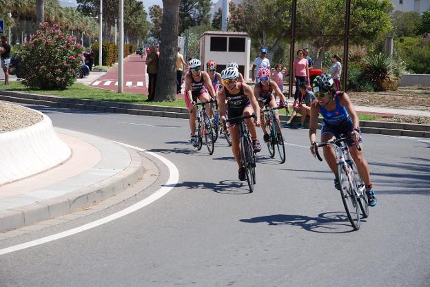 González y Molas se llevan el XIII Triatlón