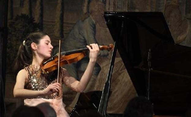 La joven violinista granadina María Dueñas debuta el domingo en el Musikverein de Viena