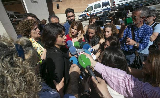 Juana Rivas niega que la renuncia de su defensa sea una estrategia