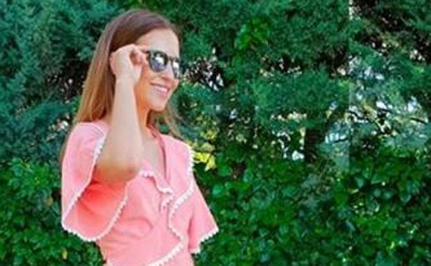 La prenda Disney de 'Pull & Bear' que arrasa al lucirla Paula Echevarría