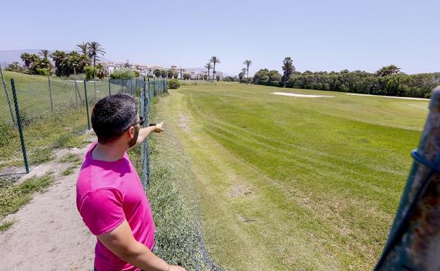 Piden ayuda urgente a los promotores de Playa Granada para salvar el campo de golf