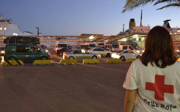 Comienza el dispositivo de Cruz Roja en el puerto para la Operación Paso del Estrecho