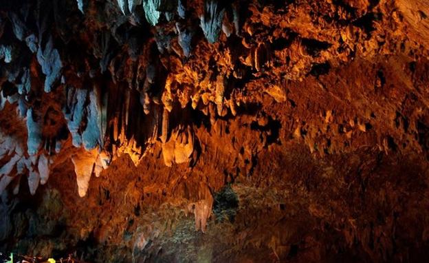 Desaparece todo un equipo de fútbol infantil en una cueva de Tailandia