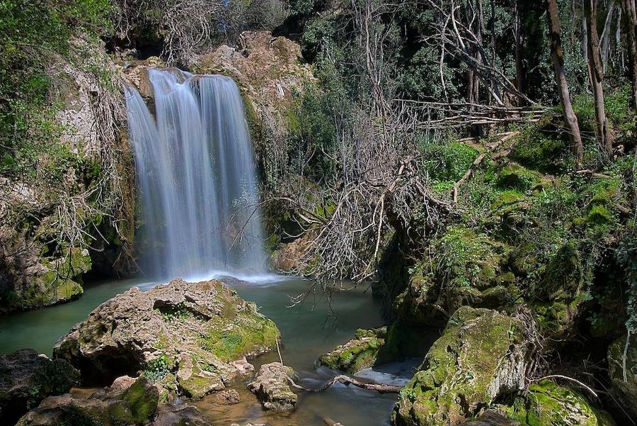 Viaja por estas 10 piscinas naturales más espectaculares de España