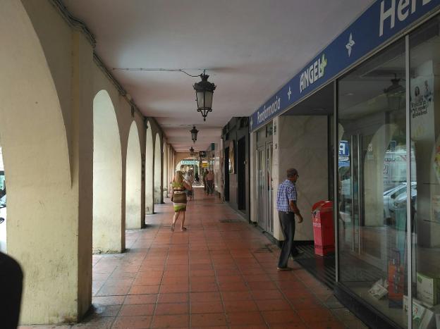 Vecinos de Oliveros se plantean actuar por su cuenta para erradicar la prostitución del barrio